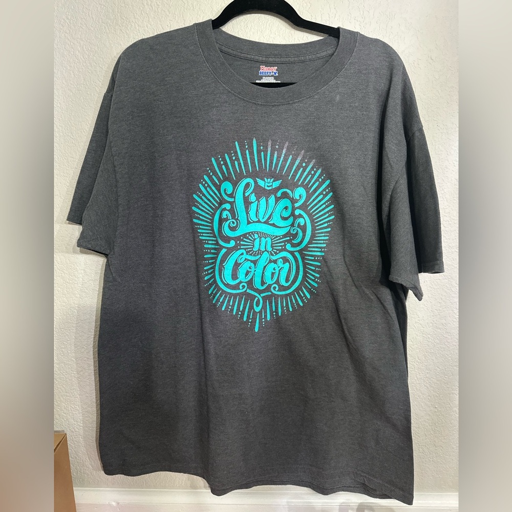 🌈Live in Color Consuela XL T-shirt🌈